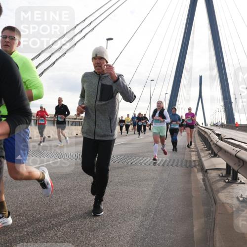 03.10.2024 - Köhlbrandbrückenlauf Matties Gatica Varas http://msf.ph/oto/7205407 03.10.2024 09:32:35 Position 2 325, 2329, 24116 meine-sportfotos.de