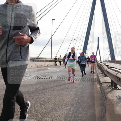 03.10.2024 - Köhlbrandbrückenlauf Matties Gatica Varas http://msf.ph/oto/7205431 03.10.2024 09:32:35 Position 2 2329, 241 meine-sportfotos.de