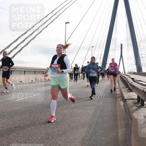 03.10.2024 - Köhlbrandbrückenlauf Matties Gatica Varas http://msf.ph/oto/7205462 03.10.2024 09:32:36 Position 2 2416, 232, 2411, 1534 meine-sportfotos.de