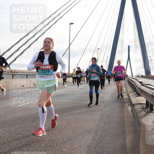 03.10.2024 - Köhlbrandbrückenlauf Matties Gatica Varas http://msf.ph/oto/7205472 03.10.2024 09:32:37 Position 2 1434, 2329, 2411, 1534 meine-sportfotos.de