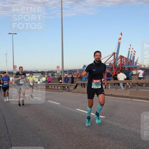 03.10.2024 - Köhlbrandbrückenlauf Matties Gatica Varas http://msf.ph/oto/7205708 03.10.2024 09:32:55 Position 2 1219, 1334 meine-sportfotos.de