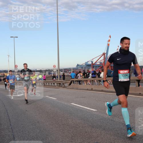03.10.2024 - Köhlbrandbrückenlauf Matties Gatica Varas http://msf.ph/oto/7205731 03.10.2024 09:32:56 Position 2 1219, 1334 meine-sportfotos.de