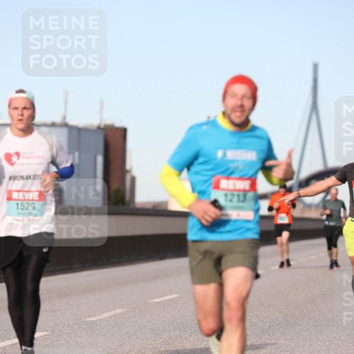 03.10.2024 - Köhlbrandbrückenlauf Fuchs,  Jonas http://msf.ph/oto/7205746 03.10.2024 09:42:41 Position 3 4, 1529, 1213, 1114 meine-sportfotos.de