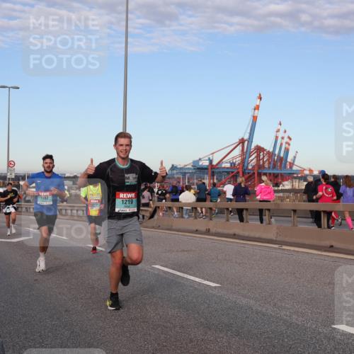 03.10.2024 - Köhlbrandbrückenlauf Matties Gatica Varas http://msf.ph/oto/7205795 03.10.2024 09:32:57 Position 2 1082, 013, 1219 meine-sportfotos.de