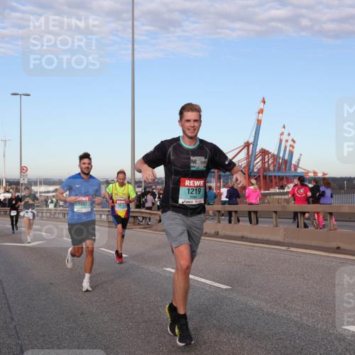 03.10.2024 - Köhlbrandbrückenlauf Matties Gatica Varas http://msf.ph/oto/7205808 03.10.2024 09:32:58 Position 2 1082, 1013, 1219 meine-sportfotos.de