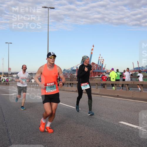 03.10.2024 - Köhlbrandbrückenlauf Matties Gatica Varas http://msf.ph/oto/7206066 03.10.2024 09:33:05 Position 2 1072, 1004, 1070 meine-sportfotos.de