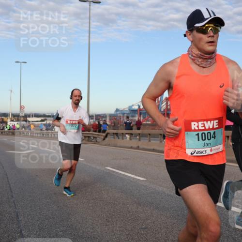 03.10.2024 - Köhlbrandbrückenlauf Matties Gatica Varas http://msf.ph/oto/7206082 03.10.2024 09:33:05 Position 2 1072, 1004, 1070 meine-sportfotos.de