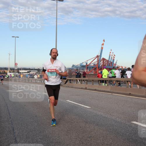 03.10.2024 - Köhlbrandbrückenlauf Matties Gatica Varas http://msf.ph/oto/7206100 03.10.2024 09:33:06 Position 2 1072 meine-sportfotos.de
