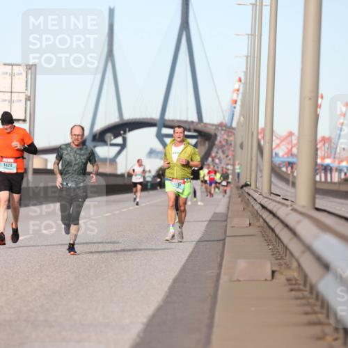03.10.2024 - Köhlbrandbrückenlauf Fuchs,  Jonas http://msf.ph/oto/7206135 03.10.2024 09:42:46 Position 3 1429, 1391 meine-sportfotos.de