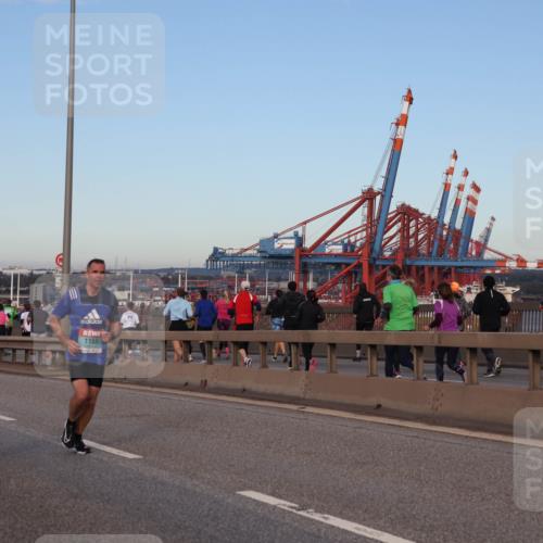 03.10.2024 - Köhlbrandbrückenlauf Matties Gatica Varas http://msf.ph/oto/7206158 03.10.2024 09:33:15 Position 2 1129, 1155 meine-sportfotos.de