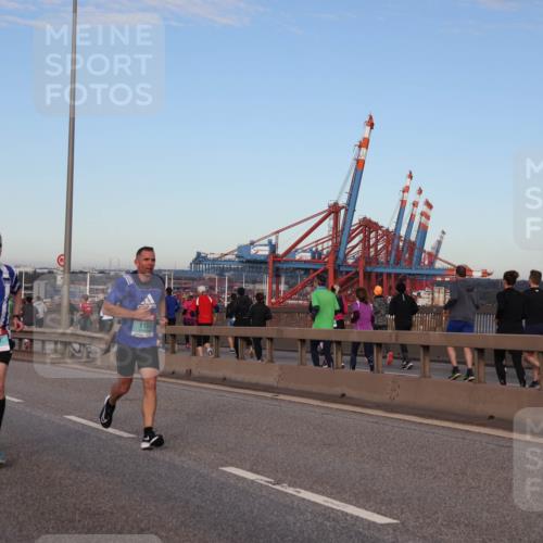 03.10.2024 - Köhlbrandbrückenlauf Matties Gatica Varas http://msf.ph/oto/7206191 03.10.2024 09:33:16 Position 2 500, 1155, 1129 meine-sportfotos.de