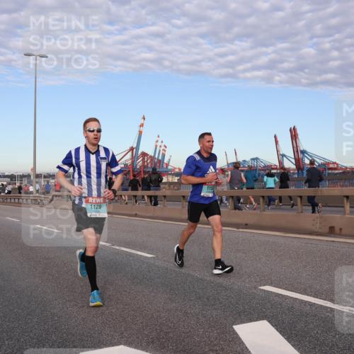 03.10.2024 - Köhlbrandbrückenlauf Matties Gatica Varas http://msf.ph/oto/7206286 03.10.2024 09:33:18 Position 2 1129, 1155 meine-sportfotos.de