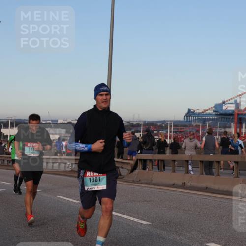 03.10.2024 - Köhlbrandbrückenlauf Matties Gatica Varas http://msf.ph/oto/7206479 03.10.2024 09:33:23 Position 2 500, 1013, 1301 meine-sportfotos.de