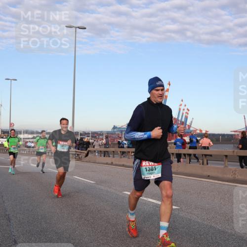 03.10.2024 - Köhlbrandbrückenlauf Matties Gatica Varas http://msf.ph/oto/7206558 03.10.2024 09:33:24 Position 2 11148, 1017, 1301 meine-sportfotos.de