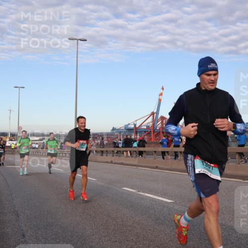 03.10.2024 - Köhlbrandbrückenlauf Matties Gatica Varas http://msf.ph/oto/7206591 03.10.2024 09:33:24 Position 2 111530, 1017, 1307 meine-sportfotos.de