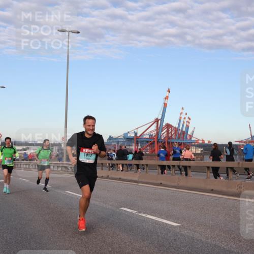 03.10.2024 - Köhlbrandbrückenlauf Matties Gatica Varas http://msf.ph/oto/7206612 03.10.2024 09:33:25 Position 2 1017 meine-sportfotos.de