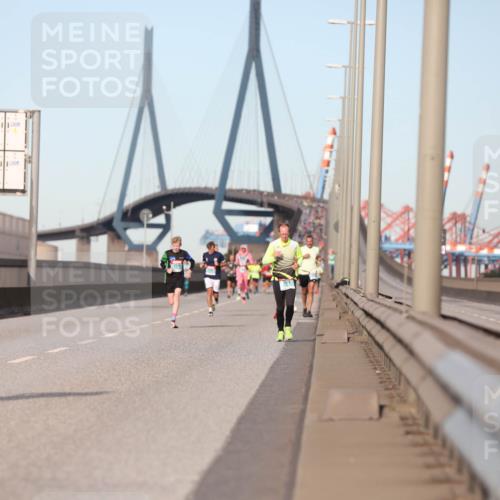 03.10.2024 - Köhlbrandbrückenlauf Fuchs,  Jonas http://msf.ph/oto/7206640 03.10.2024 09:43:04 Position 3 1380 meine-sportfotos.de