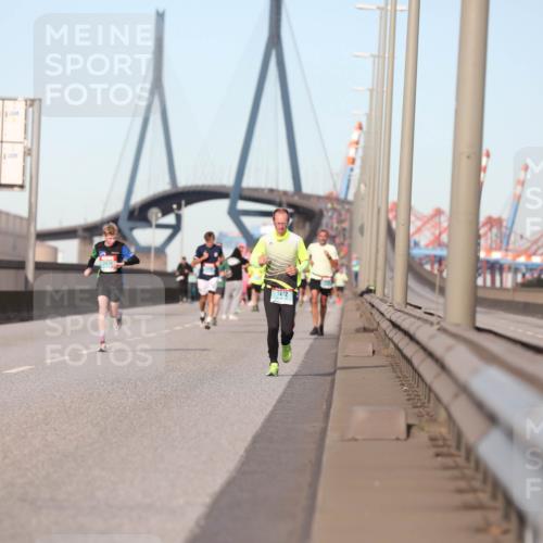 03.10.2024 - Köhlbrandbrückenlauf Fuchs,  Jonas http://msf.ph/oto/7206693 03.10.2024 09:43:08 Position 3 2076, 1472 meine-sportfotos.de