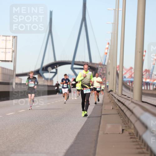 03.10.2024 - Köhlbrandbrückenlauf Fuchs,  Jonas http://msf.ph/oto/7206706 03.10.2024 09:43:08 Position 3 2076, 1472 meine-sportfotos.de