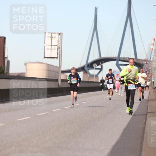 03.10.2024 - Köhlbrandbrückenlauf Fuchs,  Jonas http://msf.ph/oto/7206734 03.10.2024 09:43:09 Position 3 2076, 1472 meine-sportfotos.de