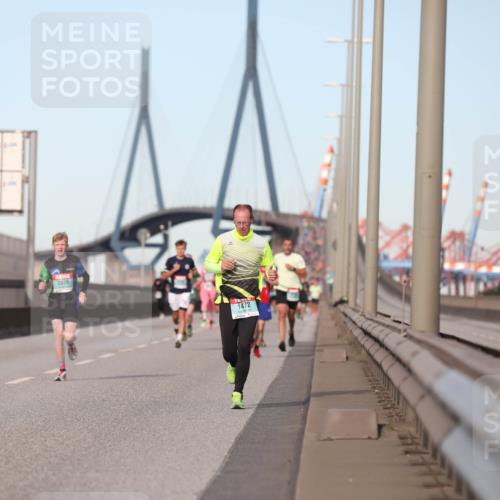 03.10.2024 - Köhlbrandbrückenlauf Fuchs,  Jonas http://msf.ph/oto/7206785 03.10.2024 09:43:11 Position 3 2076, 1472 meine-sportfotos.de