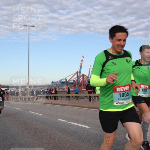 03.10.2024 - Köhlbrandbrückenlauf Matties Gatica Varas http://msf.ph/oto/7206877 03.10.2024 09:33:29 Position 2 1141, 1065, 1021 meine-sportfotos.de