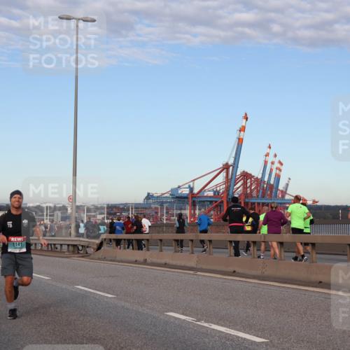 03.10.2024 - Köhlbrandbrückenlauf Matties Gatica Varas http://msf.ph/oto/7206900 03.10.2024 09:33:29 Position 2 1141 meine-sportfotos.de