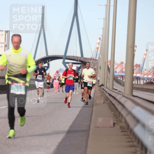 03.10.2024 - Köhlbrandbrückenlauf Fuchs,  Jonas http://msf.ph/oto/7206905 03.10.2024 09:43:14 Position 3 2076, 1469, 2696, 1420 meine-sportfotos.de