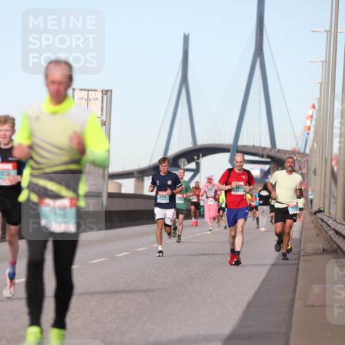 03.10.2024 - Köhlbrandbrückenlauf Fuchs,  Jonas http://msf.ph/oto/7206983 03.10.2024 09:43:16 Position 3 2016, 2696, 1329, 1469 meine-sportfotos.de