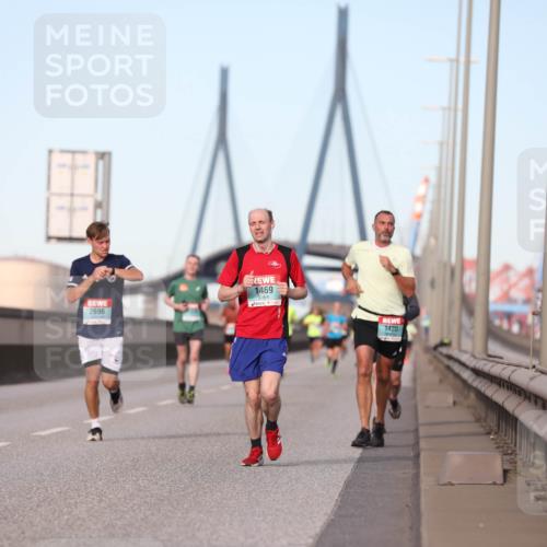 03.10.2024 - Köhlbrandbrückenlauf Fuchs,  Jonas http://msf.ph/oto/7207047 03.10.2024 09:43:19 Position 3 2696, 1469, 1420 meine-sportfotos.de