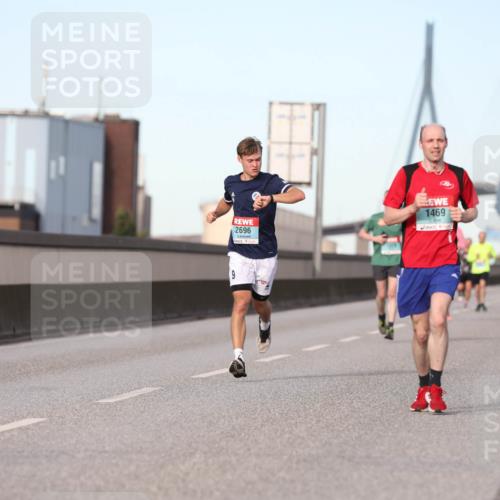 03.10.2024 - Köhlbrandbrückenlauf Fuchs,  Jonas http://msf.ph/oto/7207111 03.10.2024 09:43:21 Position 3 9, 2696, 1469, 1420 meine-sportfotos.de