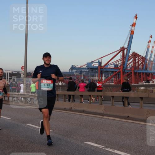 03.10.2024 - Köhlbrandbrückenlauf Matties Gatica Varas http://msf.ph/oto/7207256 03.10.2024 09:33:38 Position 2 1098, 500, 1743 meine-sportfotos.de