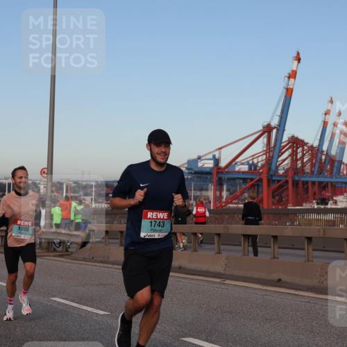 03.10.2024 - Köhlbrandbrückenlauf Matties Gatica Varas http://msf.ph/oto/7207273 03.10.2024 09:33:39 Position 2 1098, 1743, 000 meine-sportfotos.de