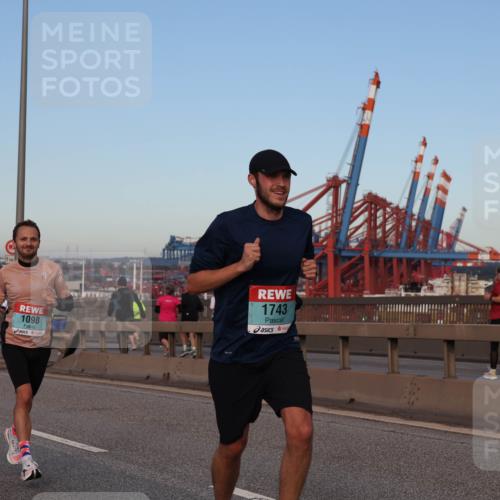 03.10.2024 - Köhlbrandbrückenlauf Matties Gatica Varas http://msf.ph/oto/7207293 03.10.2024 09:33:39 Position 2 1098, 1743 meine-sportfotos.de