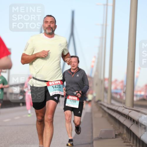 03.10.2024 - Köhlbrandbrückenlauf Fuchs,  Jonas http://msf.ph/oto/7207338 03.10.2024 09:43:25 Position 3 1469, 1420, 1255 meine-sportfotos.de