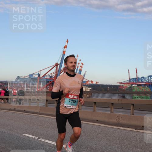 03.10.2024 - Köhlbrandbrückenlauf Matties Gatica Varas http://msf.ph/oto/7207342 03.10.2024 09:33:40 Position 2 1098 meine-sportfotos.de