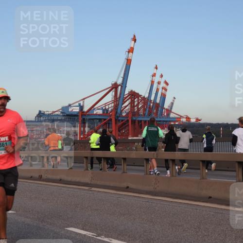 03.10.2024 - Köhlbrandbrückenlauf Matties Gatica Varas http://msf.ph/oto/7207433 03.10.2024 09:33:53 Position 2 500, 1361 meine-sportfotos.de