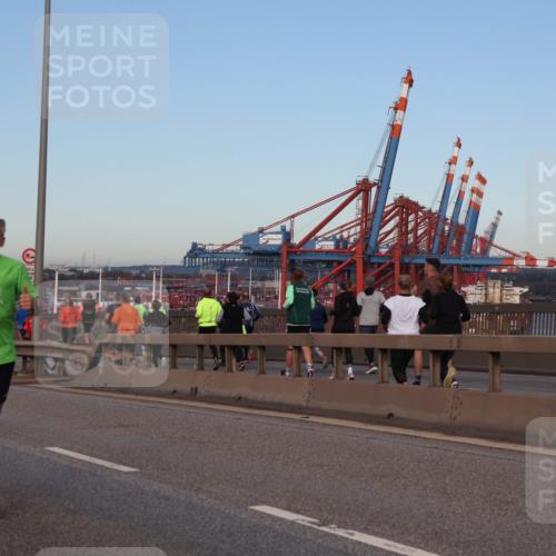 03.10.2024 - Köhlbrandbrückenlauf Matties Gatica Varas http://msf.ph/oto/7207517 03.10.2024 09:33:55 Position 2 1088, 2621 meine-sportfotos.de