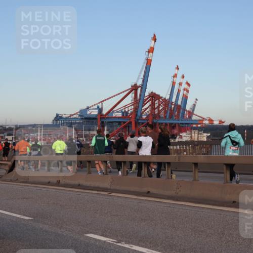 03.10.2024 - Köhlbrandbrückenlauf Matties Gatica Varas http://msf.ph/oto/7207536 03.10.2024 09:33:55 Position 2 1088, 2621 meine-sportfotos.de