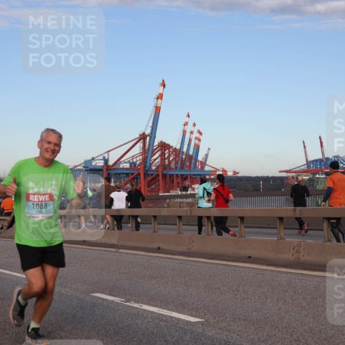 03.10.2024 - Köhlbrandbrückenlauf Matties Gatica Varas http://msf.ph/oto/7207587 03.10.2024 09:33:56 Position 2 1088 meine-sportfotos.de