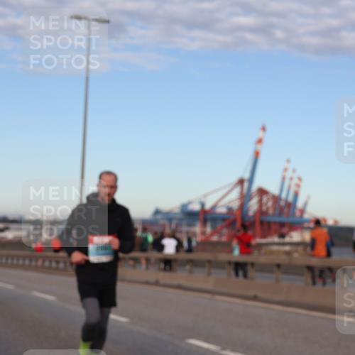 03.10.2024 - Köhlbrandbrückenlauf Matties Gatica Varas http://msf.ph/oto/7207687 03.10.2024 09:33:57 Position 2  meine-sportfotos.de