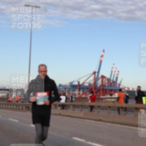 03.10.2024 - Köhlbrandbrückenlauf Matties Gatica Varas http://msf.ph/oto/7207712 03.10.2024 09:33:58 Position 2  meine-sportfotos.de