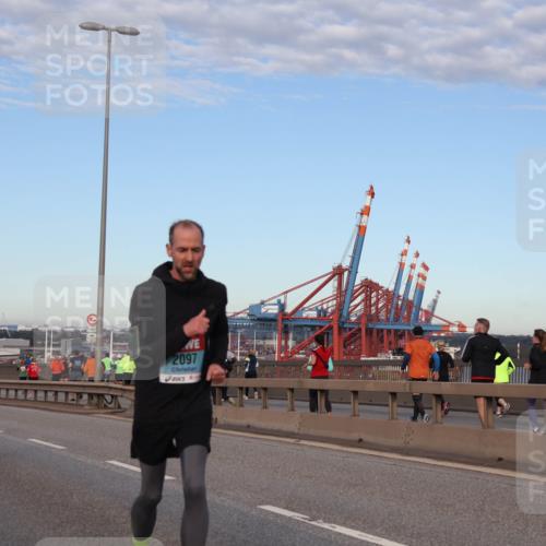 03.10.2024 - Köhlbrandbrückenlauf Matties Gatica Varas http://msf.ph/oto/7207735 03.10.2024 09:33:58 Position 2 2, 22, 12, 2097 meine-sportfotos.de