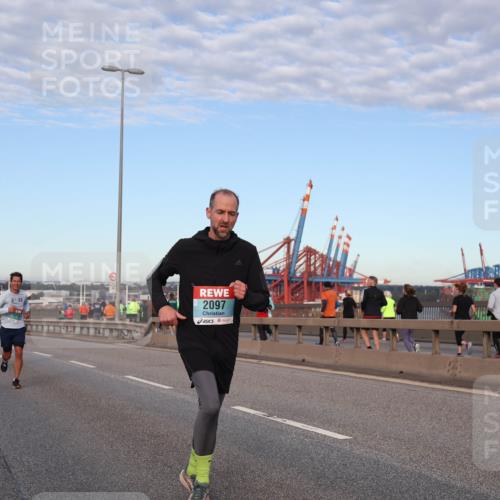 03.10.2024 - Köhlbrandbrückenlauf Matties Gatica Varas http://msf.ph/oto/7207762 03.10.2024 09:33:58 Position 2 128, 222, 2097 meine-sportfotos.de