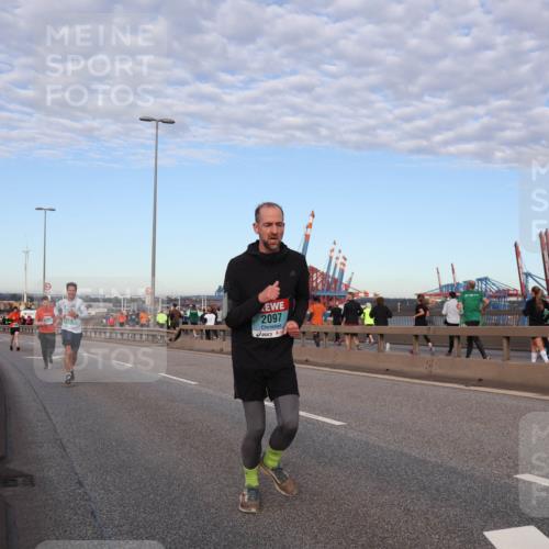 03.10.2024 - Köhlbrandbrückenlauf Matties Gatica Varas http://msf.ph/oto/7207788 03.10.2024 09:33:58 Position 2 2097 meine-sportfotos.de