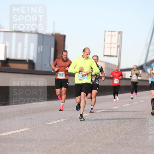 03.10.2024 - Köhlbrandbrückenlauf Fuchs,  Jonas http://msf.ph/oto/7207921 03.10.2024 09:43:37 Position 3 1533, 1482, 1067 meine-sportfotos.de