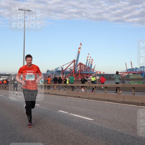 03.10.2024 - Köhlbrandbrückenlauf Matties Gatica Varas http://msf.ph/oto/7207948 03.10.2024 09:34:02 Position 2 1308 meine-sportfotos.de