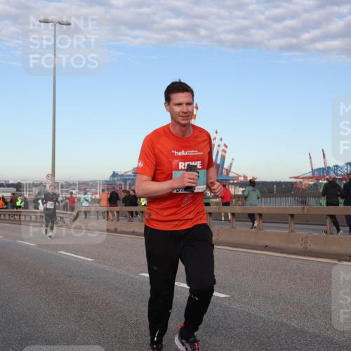 03.10.2024 - Köhlbrandbrückenlauf Matties Gatica Varas http://msf.ph/oto/7207971 03.10.2024 09:34:03 Position 2 1429 meine-sportfotos.de