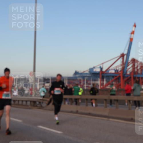 03.10.2024 - Köhlbrandbrückenlauf Matties Gatica Varas http://msf.ph/oto/7207988 03.10.2024 09:34:05 Position 2  meine-sportfotos.de