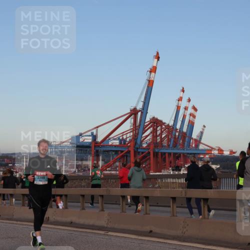 03.10.2024 - Köhlbrandbrückenlauf Matties Gatica Varas http://msf.ph/oto/7208021 03.10.2024 09:34:05 Position 2 500, 29, 3399 meine-sportfotos.de